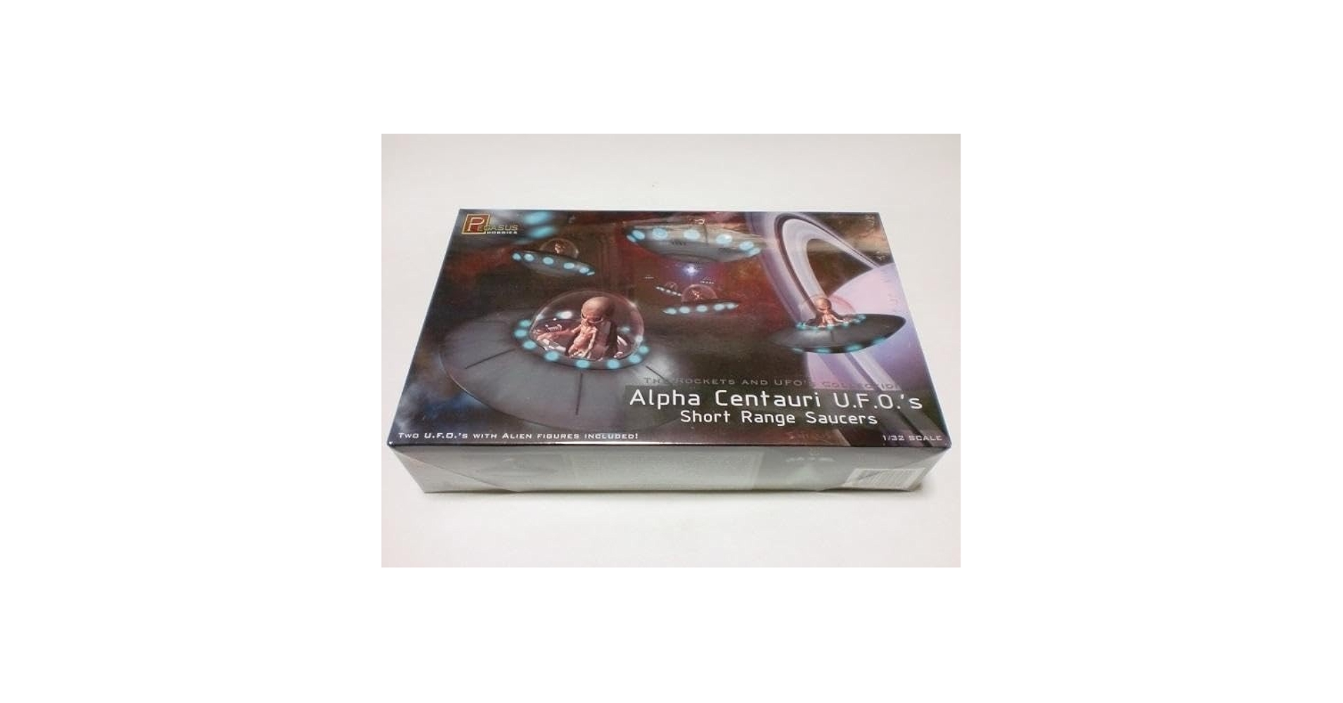 Amazon | ペガサスホビー 132 アルファ ケンタウリ星系 UFO（短